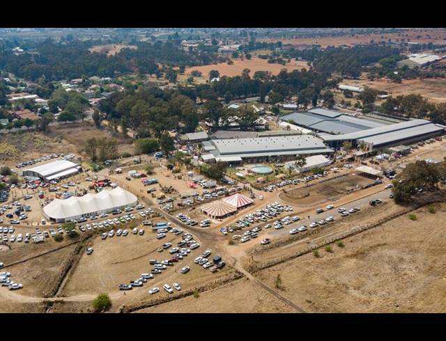 BUSINESS FOR SALE IN PARYS CENTRAL